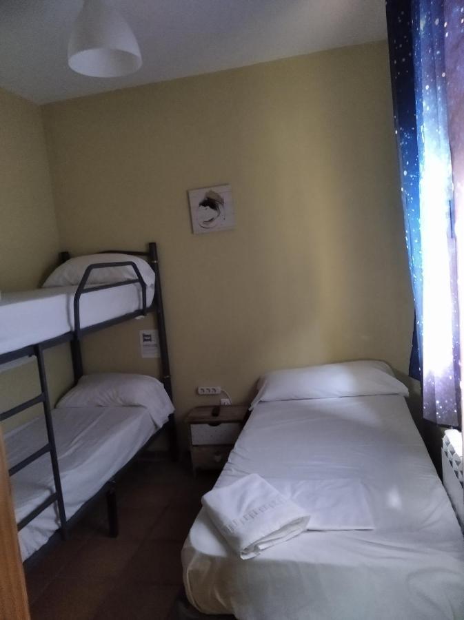 Albergue Santa Barbara Алиага Экстерьер фото